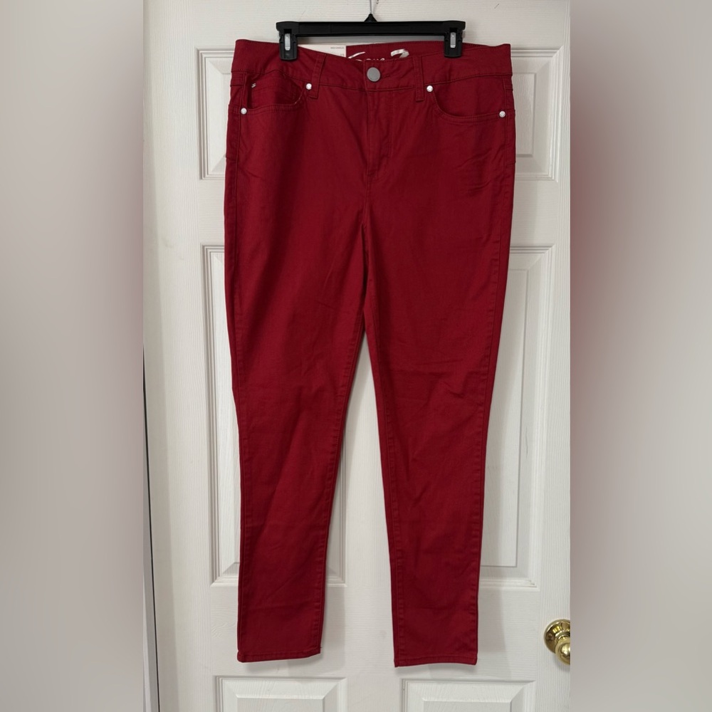 Seven7 Women's High Rise Booty Shaper Skinny
Jean in Red Dahlia Size 12 NWT
